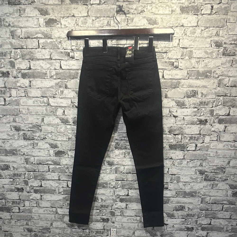 EUC Levi's Premium Black Skinny Jeans for Women - Picture 5 of 16